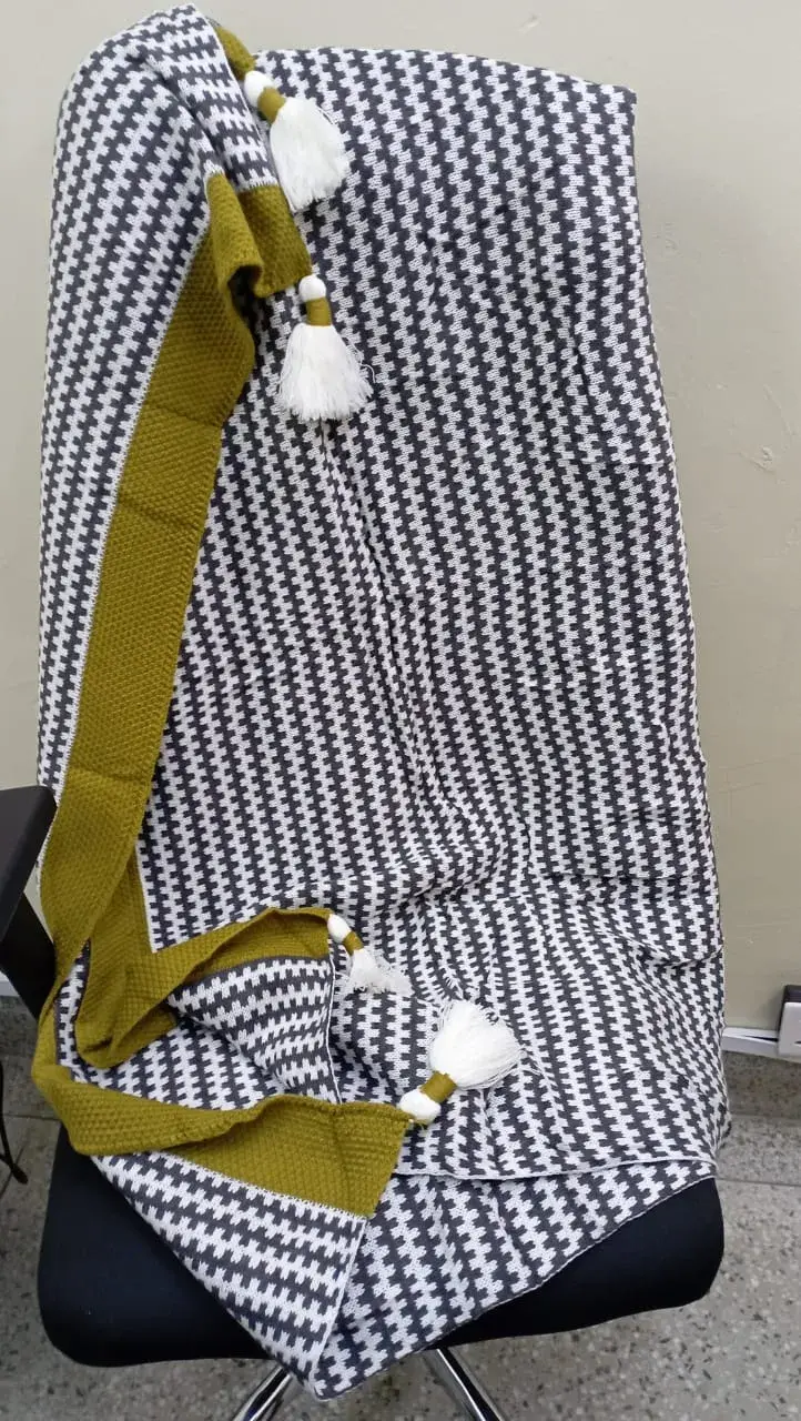 Throw Blanket - Knitted | Kenya view 3