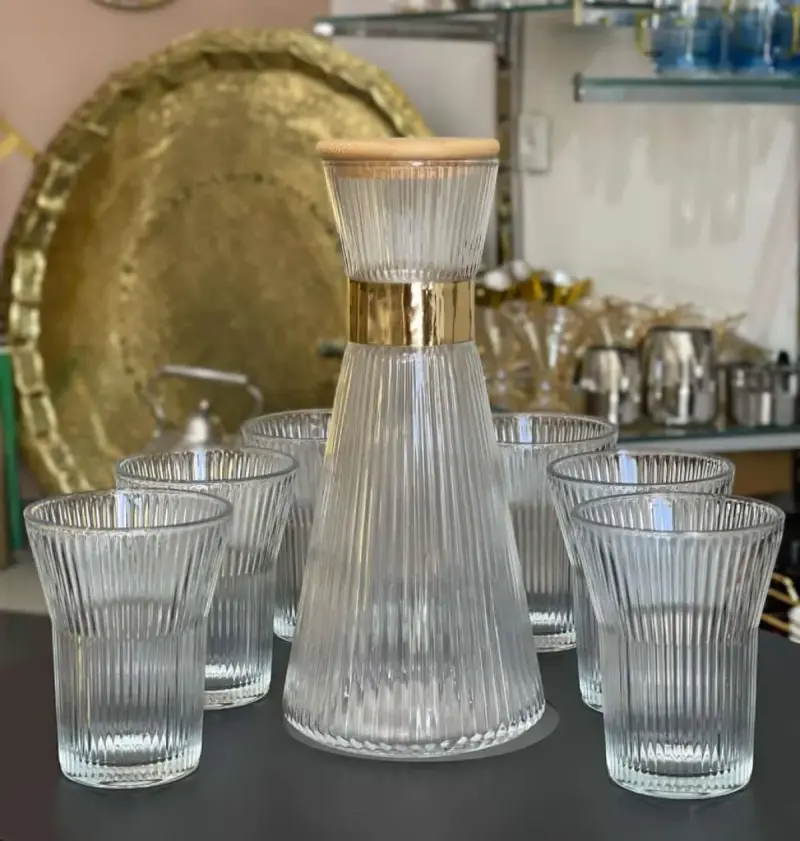 Gold/Clear Carafe With Serving Glass (7 Piece)