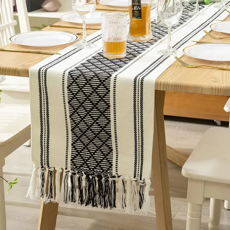Cotton Table Runner + 6pcs mat view 3