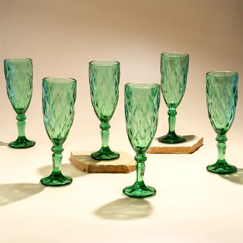 Colored Wine Glass (Glass)