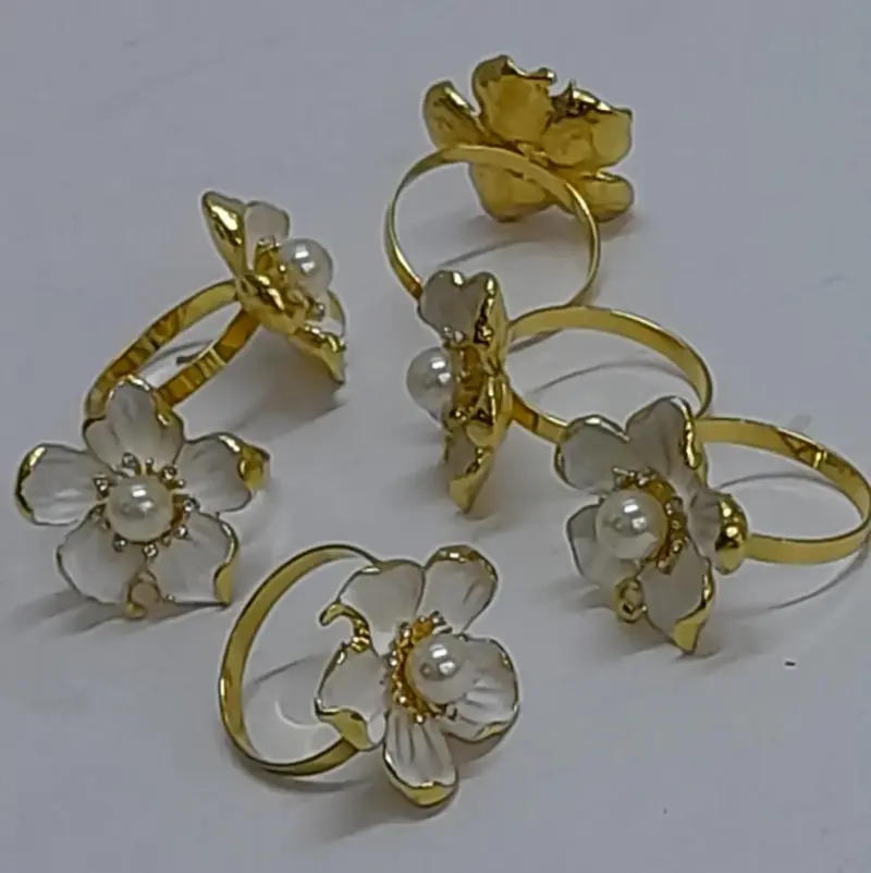 6-pcs- Napkin Holder (With Pearl) view 7