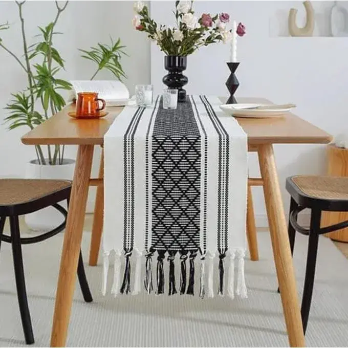 Cotton Table Runner + 6pcs mat view 1