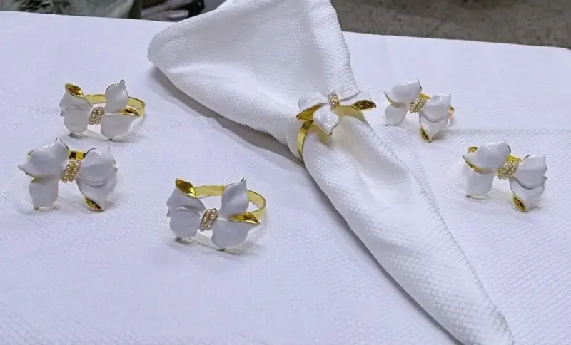 6-pcs- Napkin Holder (With Pearl)