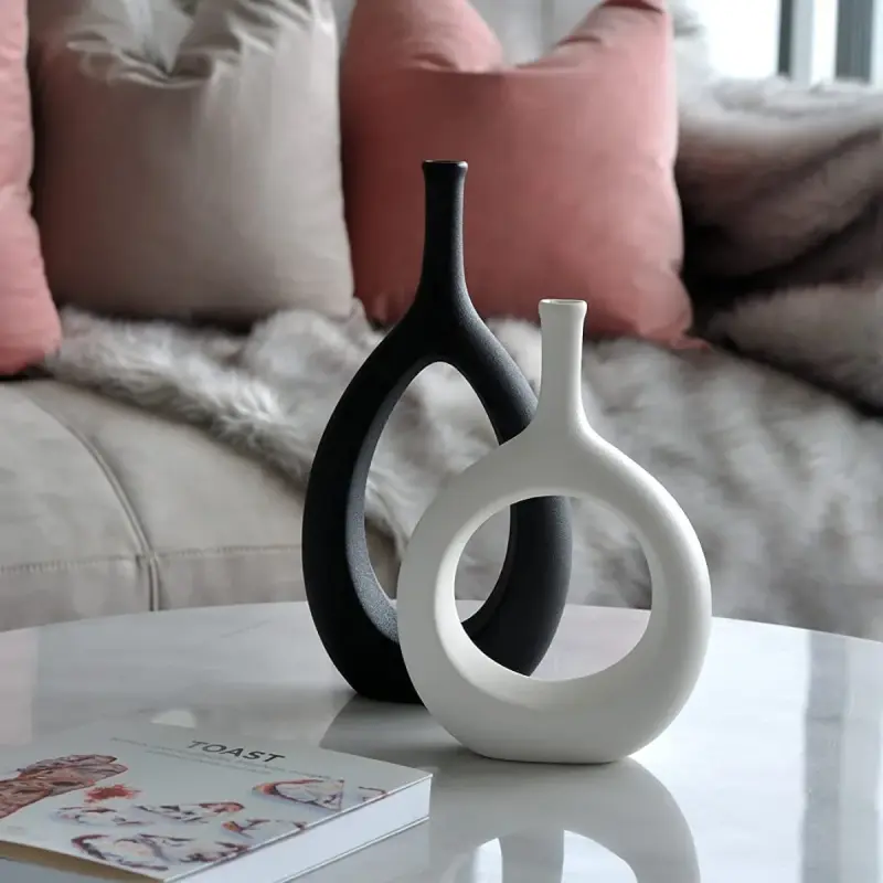 Décor Doughnut Vase (Long) | Kenya view 2